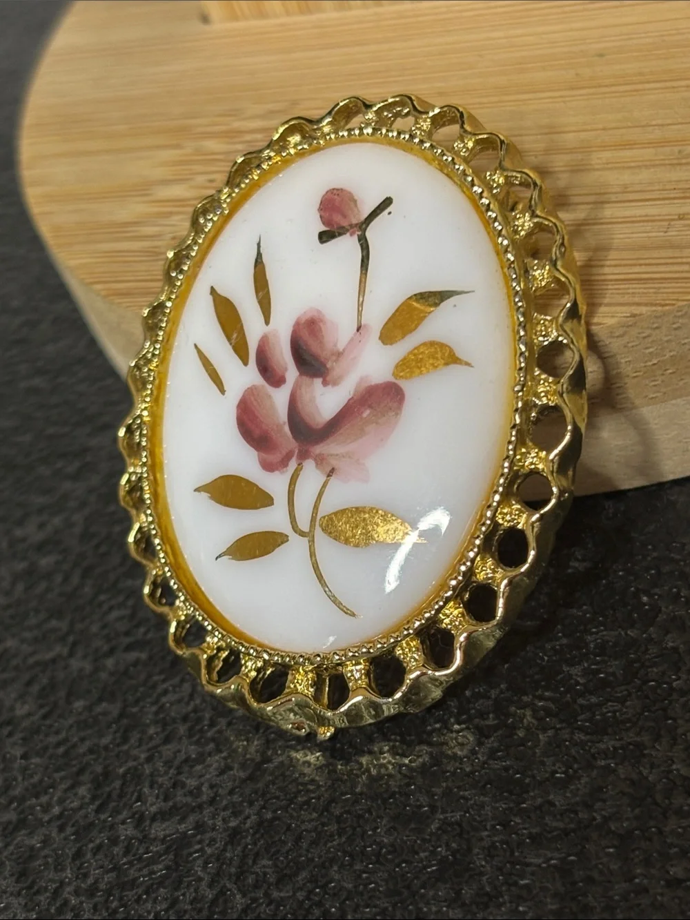Vintage Handpainted Sweet Pea Porcelain Brooch Pendant